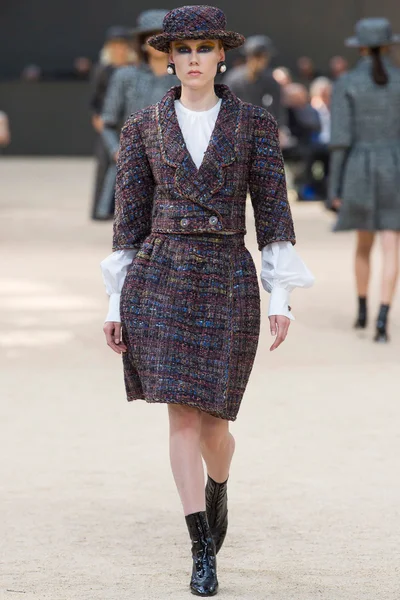 Look 5
